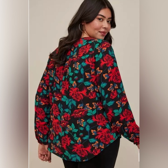 Torrid Georgette Pintuck Black, Red, Green Floral Long Sleeve Blouse Torrid 2 - Picture 2 of 10